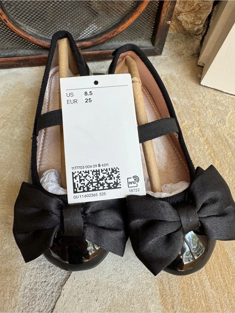H&M Black Ballet Flats Shoes with Bow 8.5US